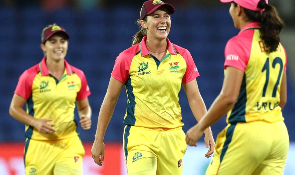 Ninety-Nine All Out and Follow-On: Tape-Reading Australia's Batting Collapse at St George's Park Ninety-Nine All Out and Follow-On: Tape-Reading Australia's Batting Collapse at St George's Park