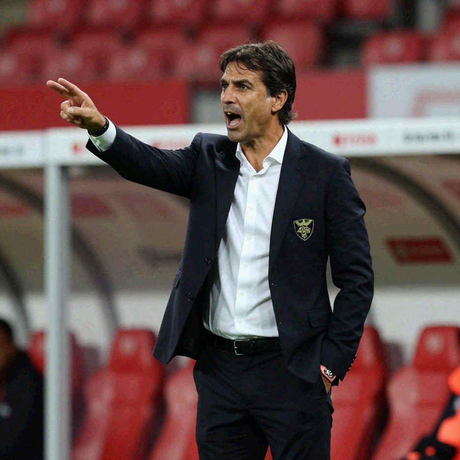 The Transfer Window: The Price of a Rumor and the Arithmetic of a Contract The Transfer Window: The Price of a Rumor and the Arithmetic of a Contract