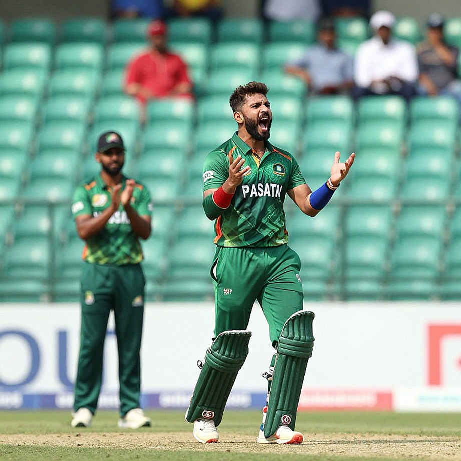 শেষ ওভারে আলো: বাংলাদেশের নারী ক্রিকেটের অদৃশ্য মাঠ শেষ ওভারে আলো: বাংলাদেশের নারী ক্রিকেটের অদৃশ্য মাঠ
